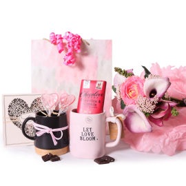 Blushing Hearts Gift Set